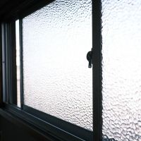 世田谷区上祖師谷の賃貸物件/レトロなガラス