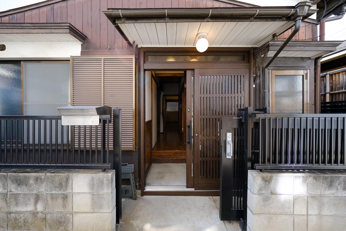 世田谷区上祖師谷の賃貸物件/玄関ドアは今回新調されました