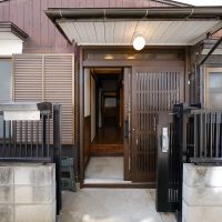 世田谷区上祖師谷の賃貸物件/玄関ドアは今回新調されました