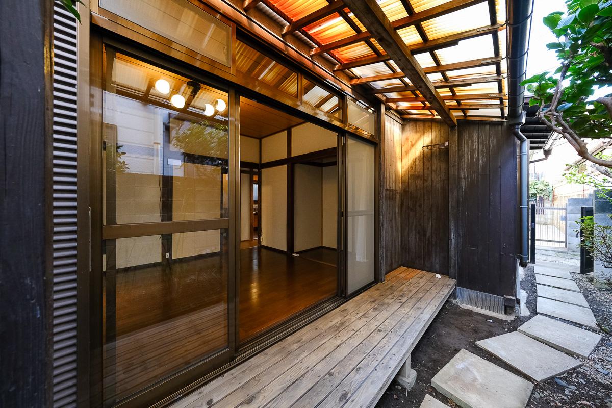 世田谷区上祖師谷の賃貸物件/庭はゆとりがあるので、好きな植物を置いたりするのにも良さそう