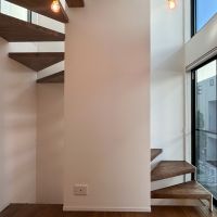 江戸川区西瑞江の賃貸物件/立体的な階段がアクセントになってくれています