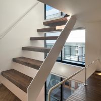 江戸川区西瑞江の賃貸物件/最上階からロフトへ降りる階段