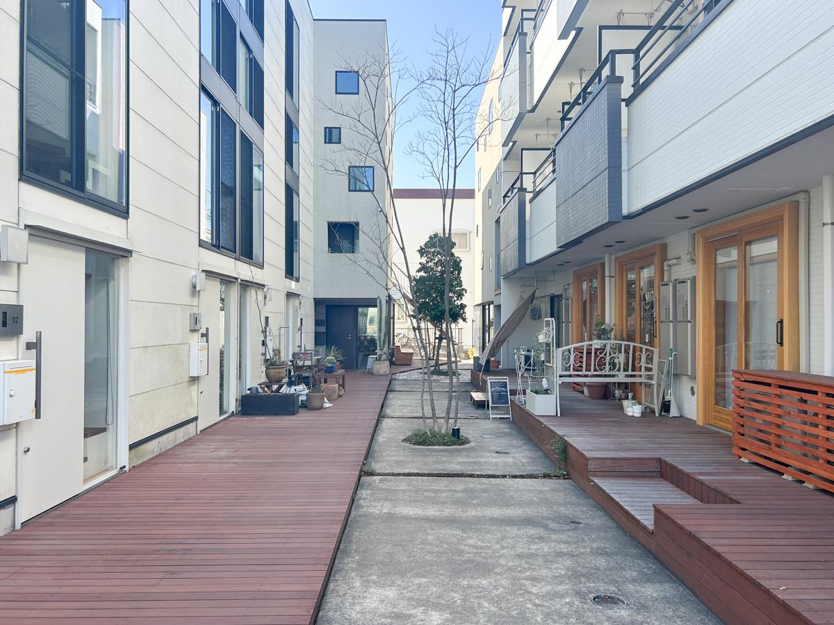 江戸川区西瑞江の賃貸物件/左手の棟に今回募集となる２部屋が位置しています