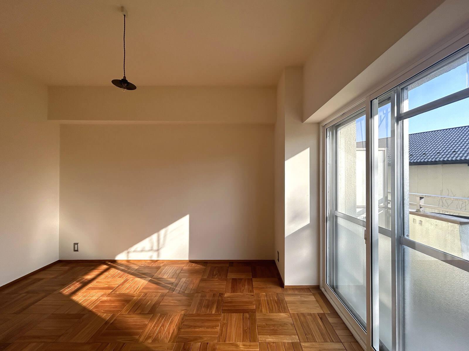 調布市国領町の売買物件/二重サッシの効果で夏冬の断熱に期待できそう