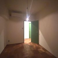 調布市国領町の売買物件/窓がないこの部屋は光を嫌う物品の保管やクローゼットに使うか、実はぐっすり眠るのにも適しているかもしれません