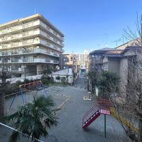 調布市国領町の売買物件/となりには小さな自動公園があります