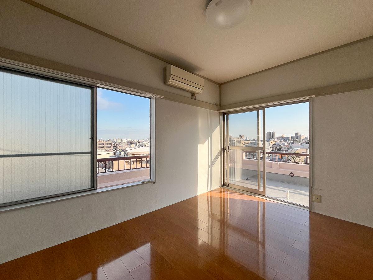 品川区旗の台の賃貸物件/窓を開けると心地よい風が抜けます