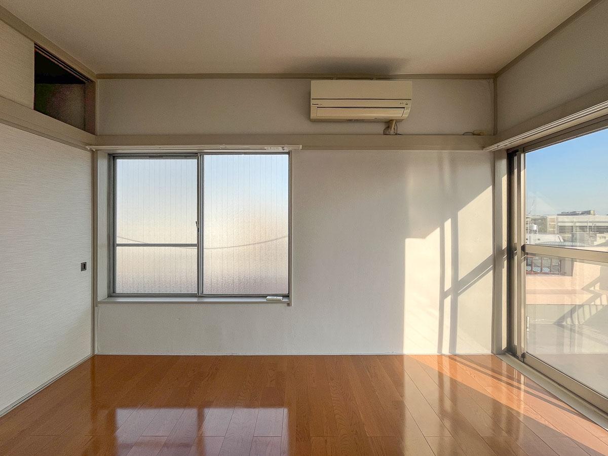 品川区旗の台の賃貸物件/2面の窓から明るい光が差し込みます