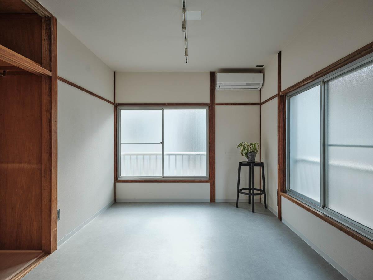 新宿区北新宿の賃貸物件/2階には6帖のお部屋が2つ並んでいます