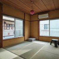 新宿区北新宿の賃貸物件/和室の雰囲気も素敵。壁がヤマブキ色なのも可愛い