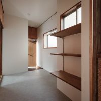 新宿区北新宿の賃貸物件/階段をあると少し広めの廊下スペース