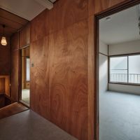 新宿区北新宿の賃貸物件/廊下に面して6帖の個室が2部屋並ぶ