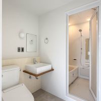 新宿区北新宿の賃貸物件/新しく交換されたばかりのトイレ、洗面、浴室