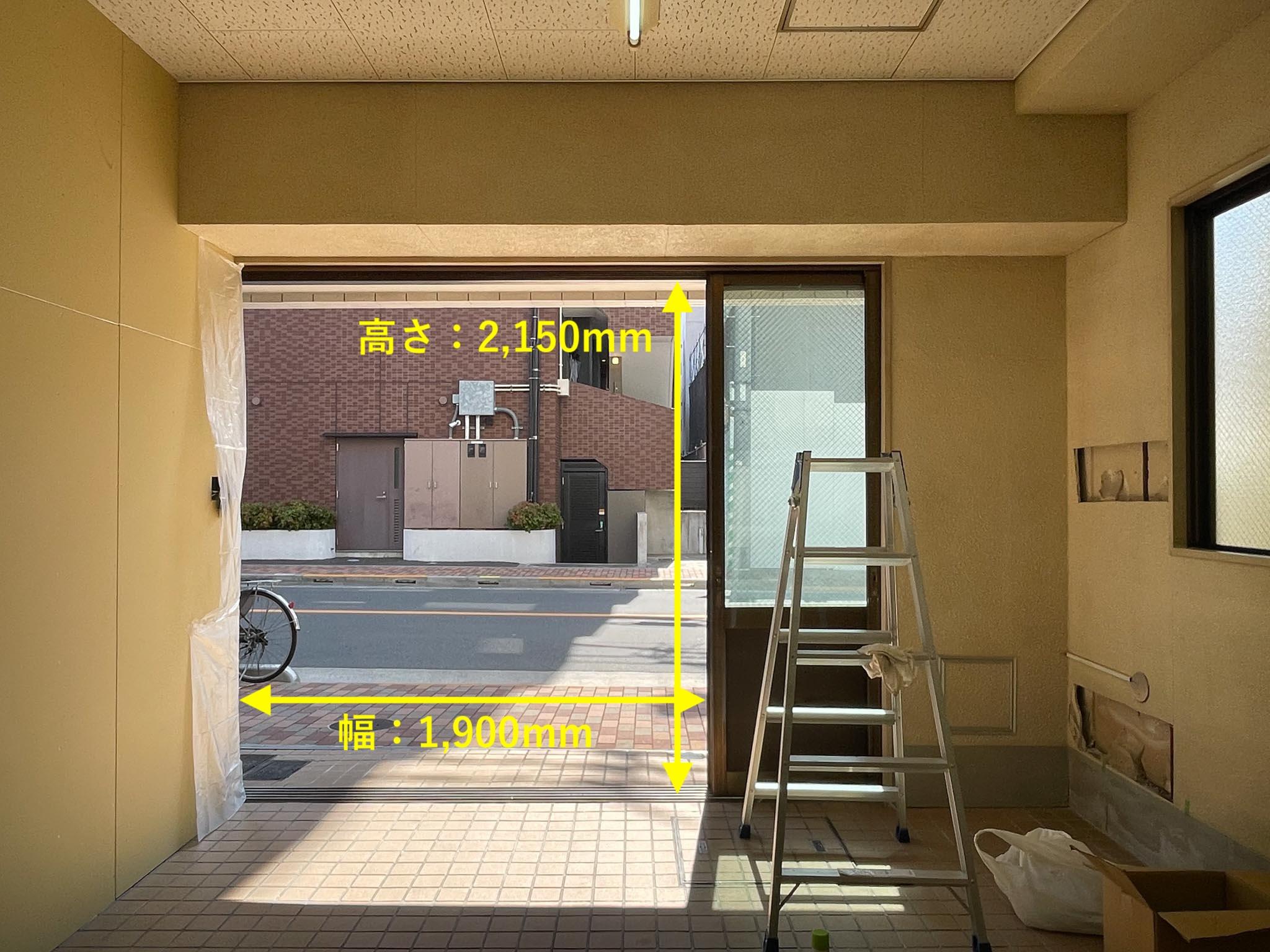 台東区浅草の賃貸物件/入り口のサイズ感をご確認ください。