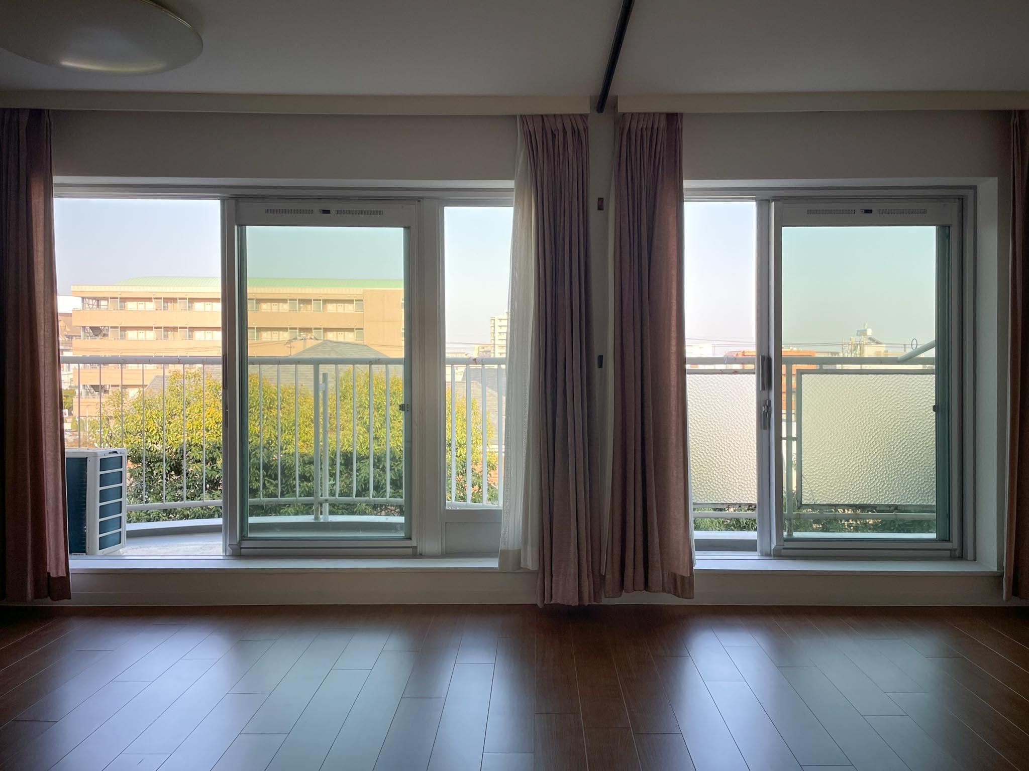 三鷹市井口の賃貸物件/青空と緑が同時にリビングから望めます