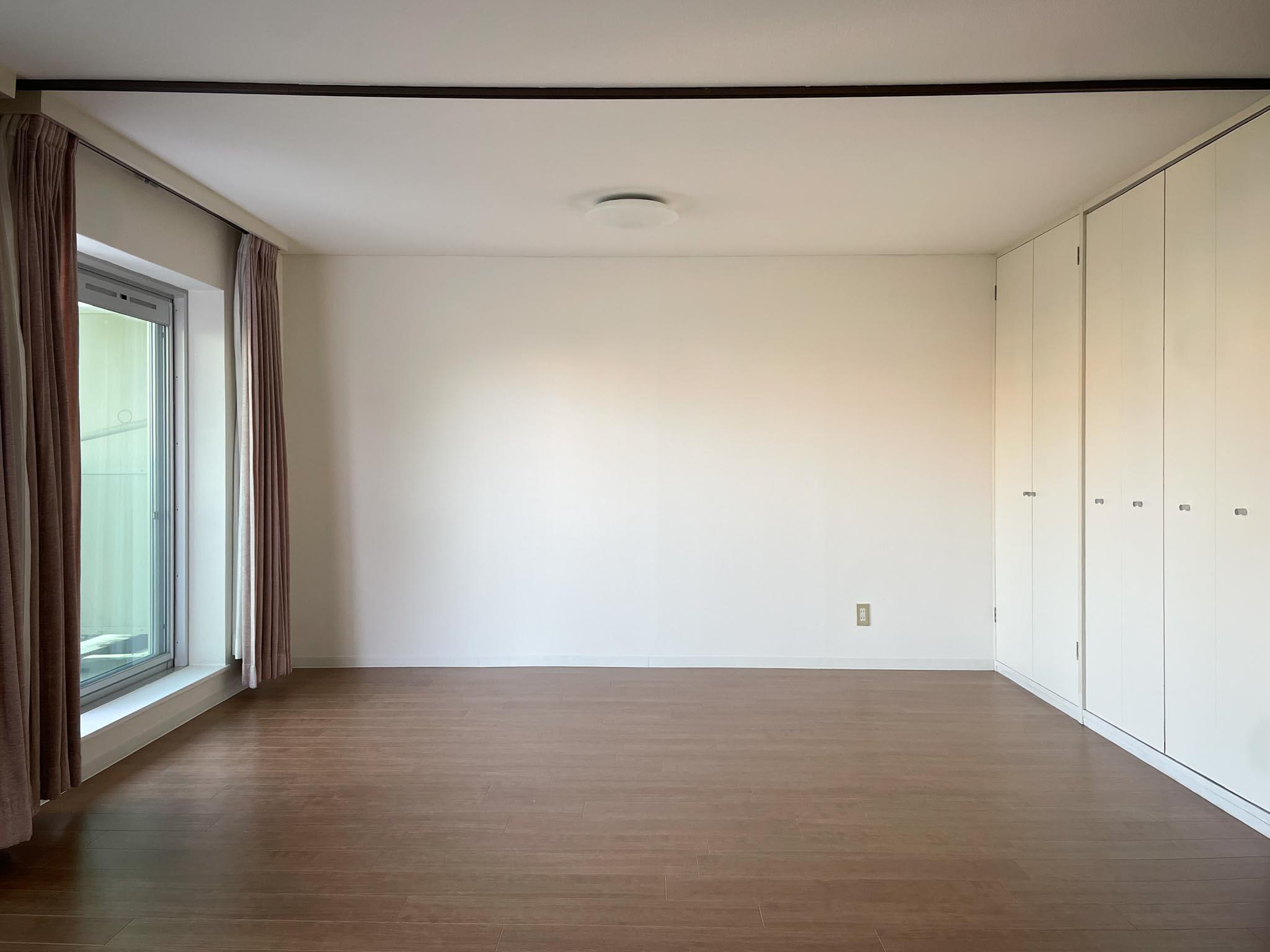 三鷹市井口の賃貸物件/リビングを南に向かって