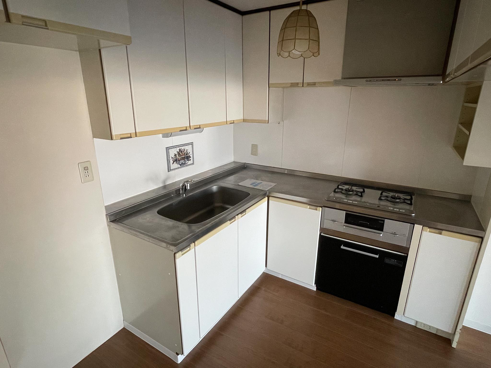 三鷹市井口の賃貸物件/2口ガスコンロにグリル付きのキッチン