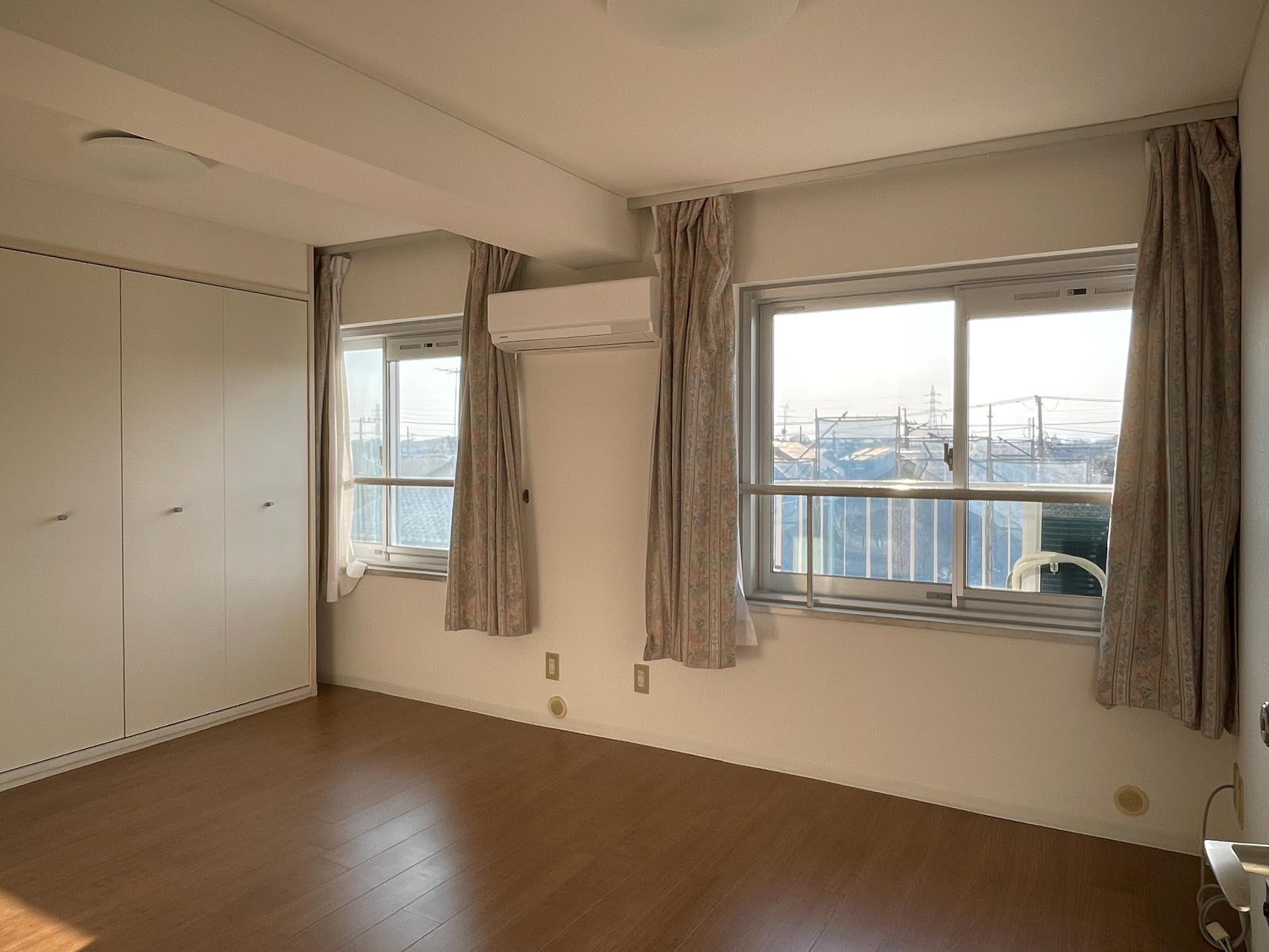 三鷹市井口の賃貸物件/6.6畳洋室：こちらは西向き。午後からしっかりと日が差し込みます