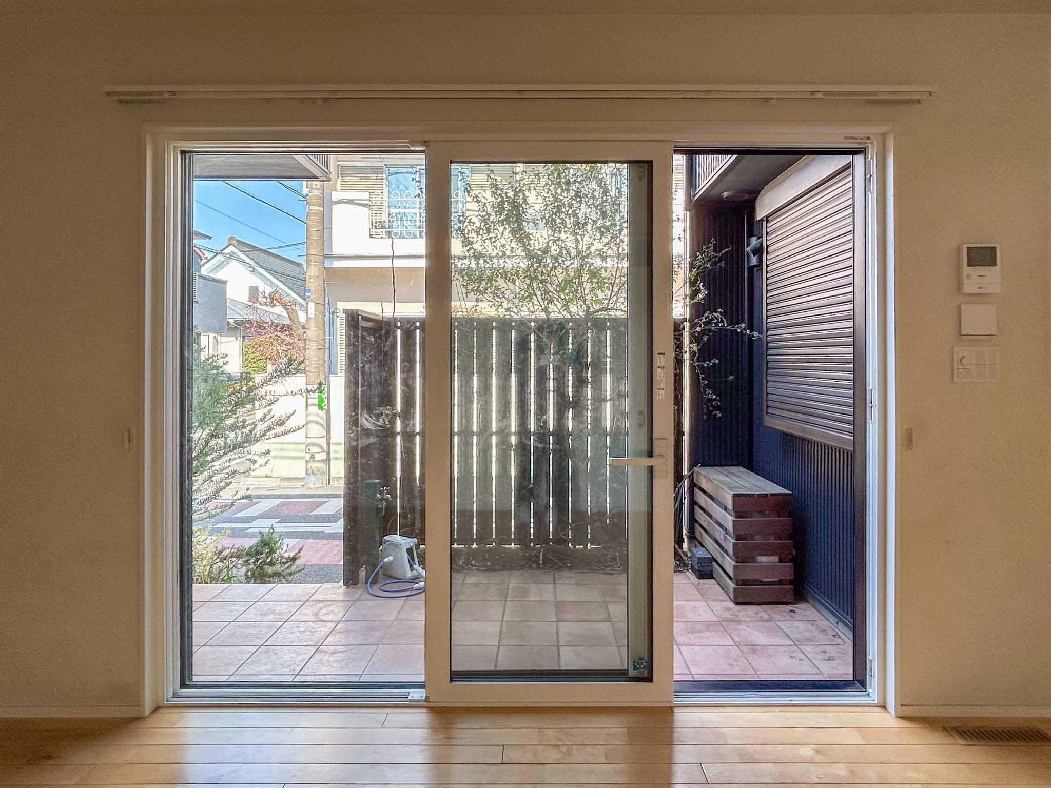 杉並区善福寺の賃貸物件/1階：中庭をみる