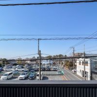 杉並区善福寺の賃貸物件/2階：目の前は駐車場につき、見晴らし良好