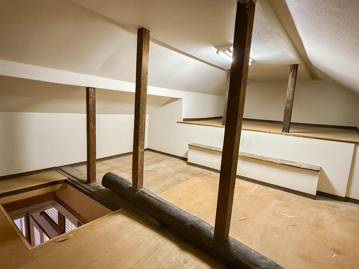 台東区鳥越の賃貸物件/2階の上には屋根裏収納も