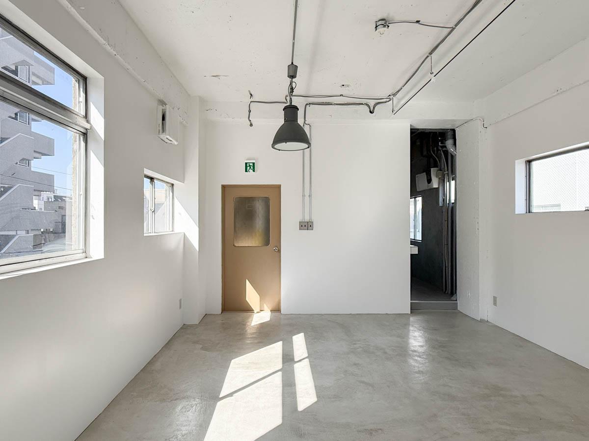 墨田区業平の賃貸物件/3階の区画は天井高が約2.9mと開放感があります