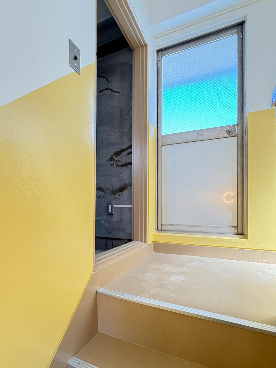 墨田区業平の賃貸物件/階段で屋上に