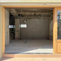 墨田区業平の賃貸物件/このサッシの向こうに目を引くカウンターをつくり、立ち飲みバルなんてどうでしょうか？