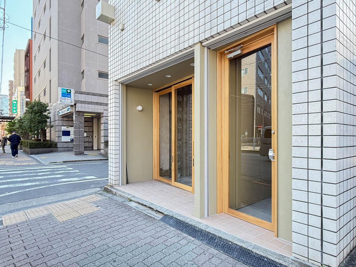 墨田区業平の賃貸物件/1階に通りに面して専用入口がつくられ、お客さんがスッと上がって来れるような動線
