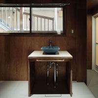 文京区大塚の賃貸物件/1階：脱衣所、洗面台、洗濯機置き場、シャワールーム、トイレの機能が全てこの部分にまとめられている