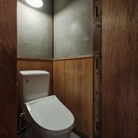 文京区大塚の賃貸物件/トイレは脱衣スペースなどと間仕切り（扉）がありません