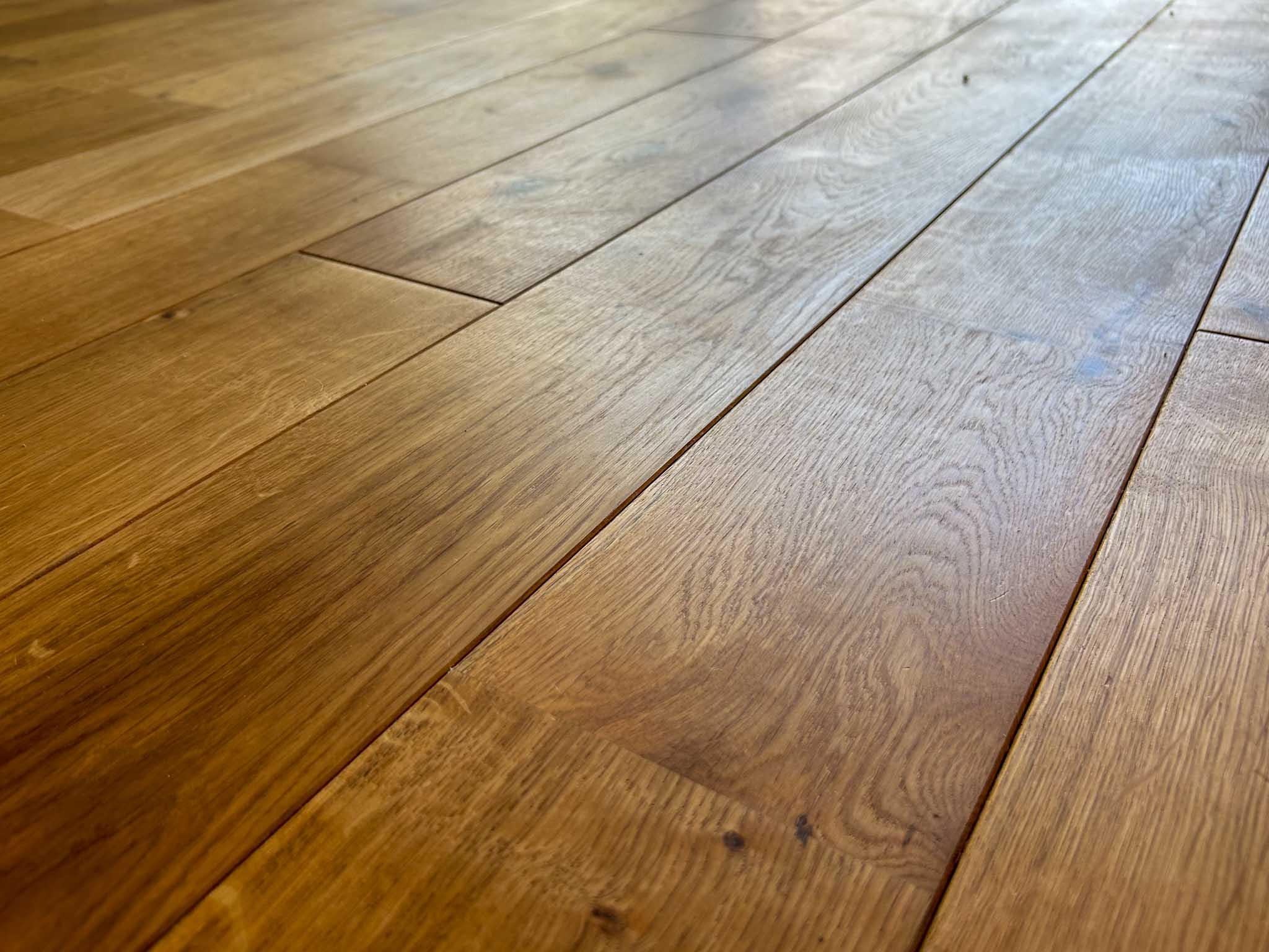 世田谷区池尻の売買物件/無垢フローリングの質感