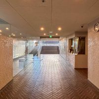 世田谷区池尻の売買物件/ゆったりとしたエントランスホール