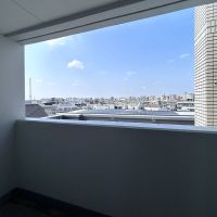 中野区野方の賃貸物件/日影が確保された小さなバルコニー、ここ落ち着けます！