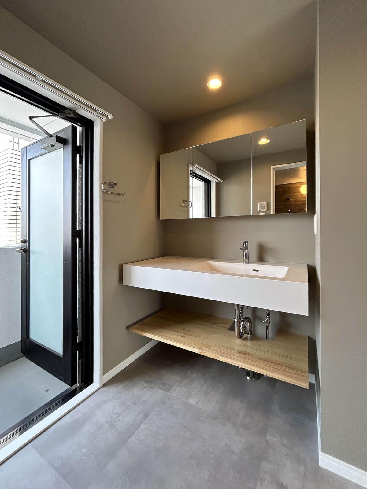 中野区野方の賃貸物件/朝の始まりに、外気を浴び空を眺めながら歯磨きしたい