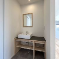 中野区野方の賃貸物件/もうひとつの洗面コーナー、左の扉を開けると