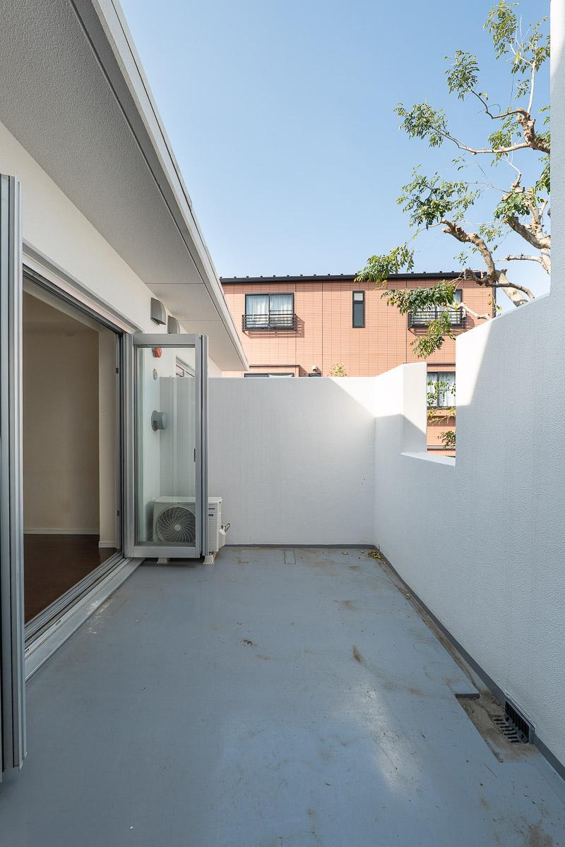 中野区沼袋の賃貸物件/幅のあるテラス