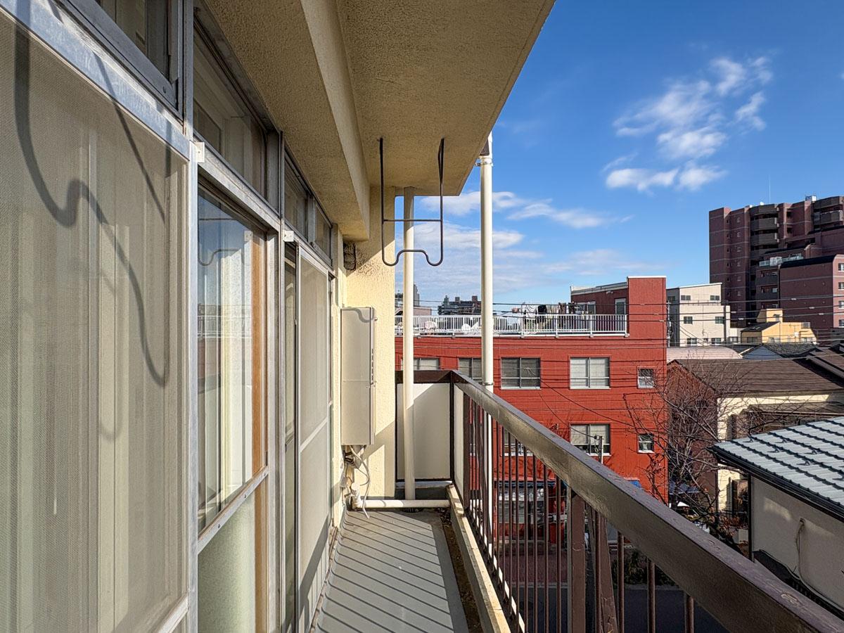 板橋区稲荷台の賃貸物件/ベランダ　南向きでたっぷりと光が入る