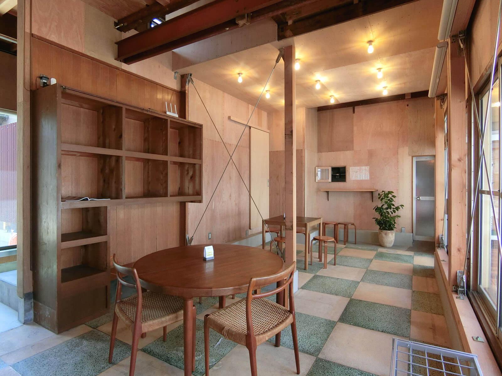 横浜市神奈川区六角橋の賃貸物件/トイレはラウンジ内に設置されています