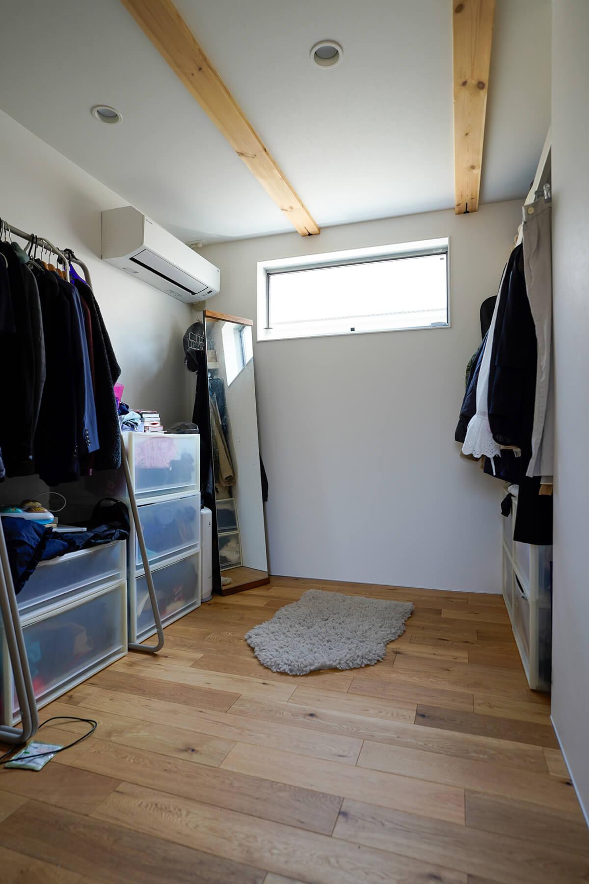 杉並区善福寺の賃貸物件/約3.8畳の個室。もう一つの部屋はファミリークローゼット