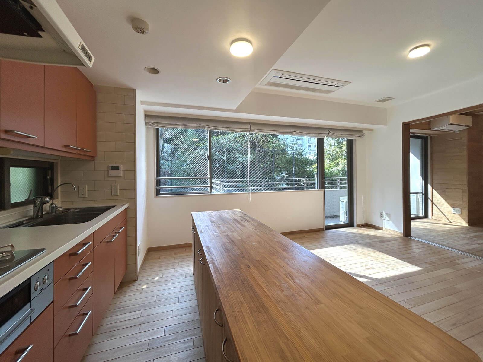 港区白金の賃貸物件/カウンターで外を眺めながらのコーヒータイムはいかが？