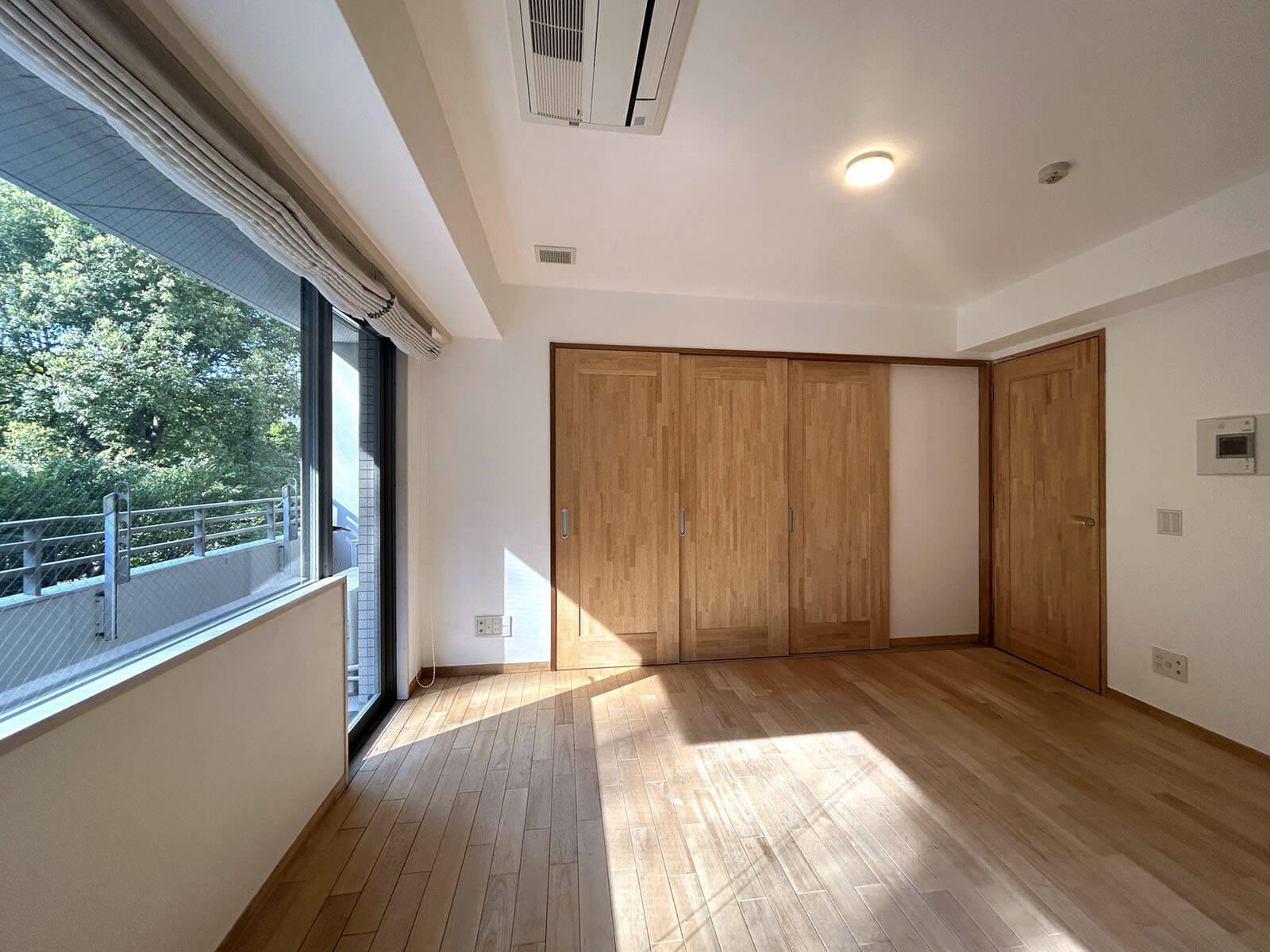 港区白金の賃貸物件/引戸を閉めて寝室を仕切ることも