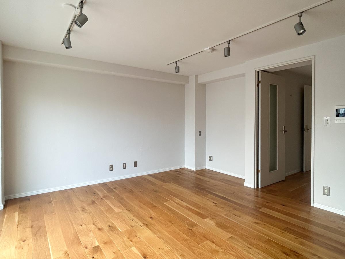 渋谷区神宮前の賃貸物件/リビング別角度から