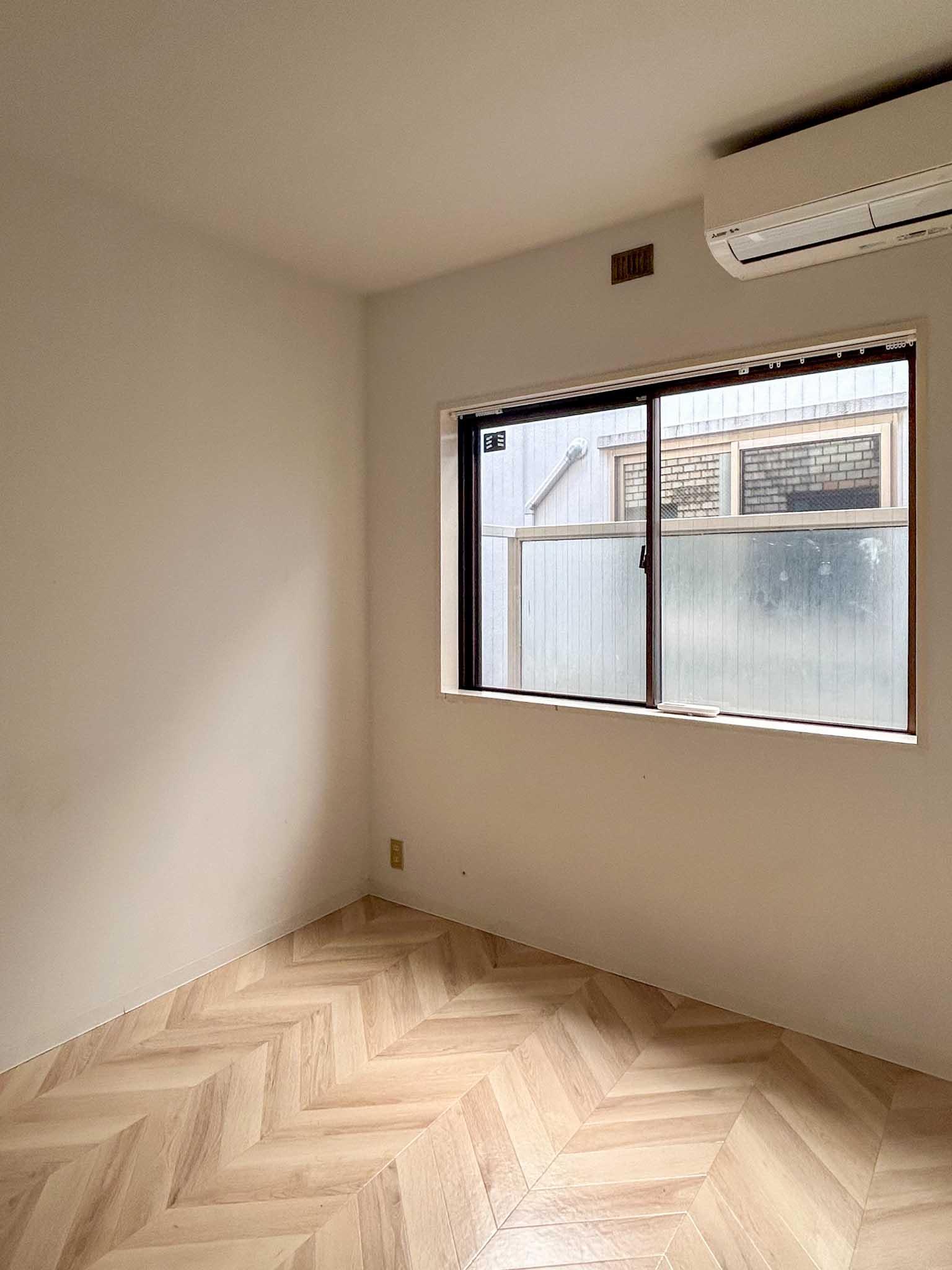 渋谷区上原の賃貸物件/北側にある、少し小さめの洋室