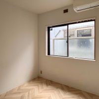 渋谷区上原の賃貸物件/北側にある、少し小さめの洋室