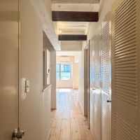 渋谷区上原の賃貸物件/玄関側からリビングをみる