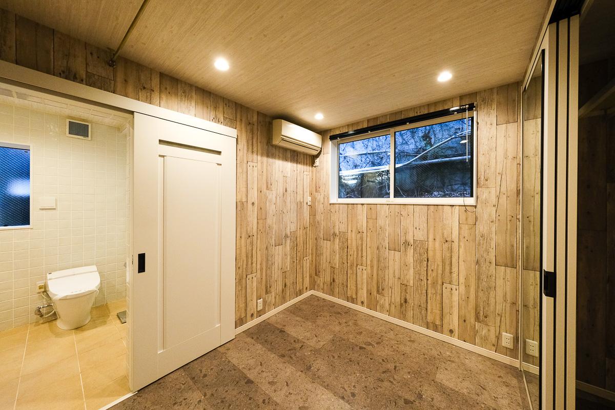 新宿区荒木町の売買物件/洗面室側のスペースは寝室として使われていました