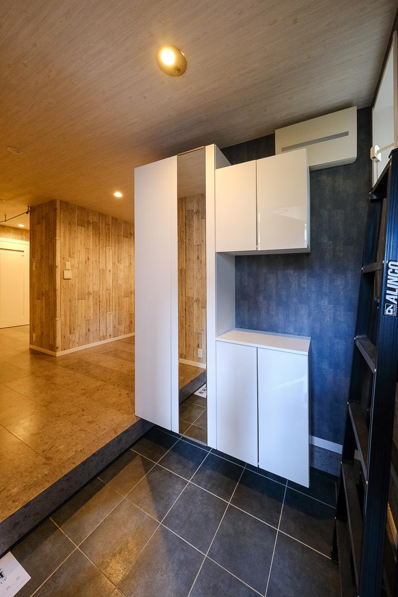 新宿区荒木町の売買物件/ゆったりとした玄関