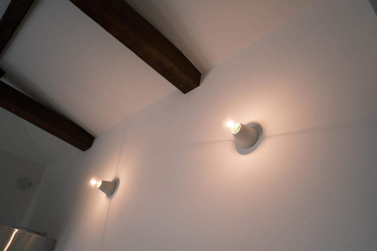 中野区南台の売買物件/キッチン上の照明