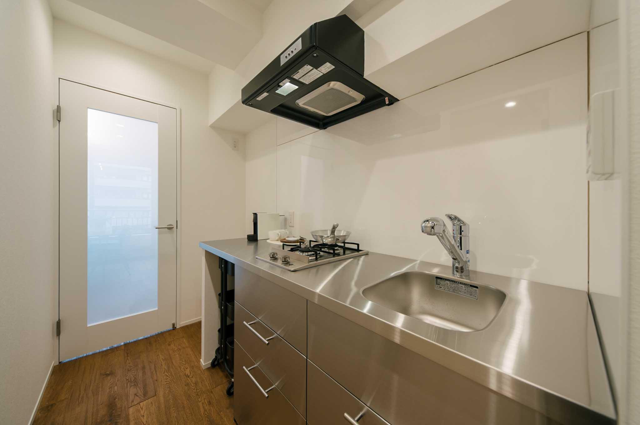 品川区西五反田の賃貸物件/シャープなキッチン